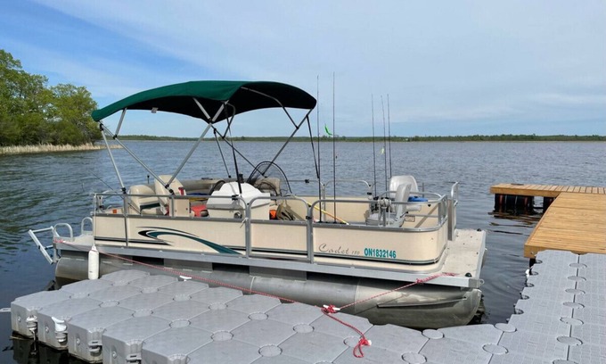 Campbellford Cabin | Cottage #6 - Catch More Resort (Waterfront)