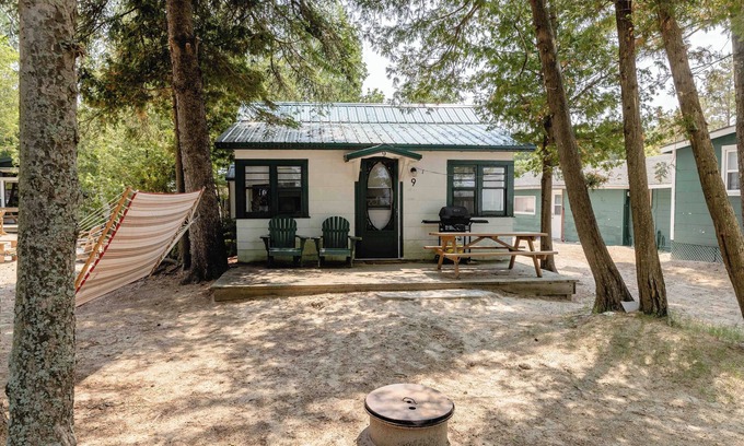 Sauble Beach Cottage | Cottage #9 - Sauble Beach Front