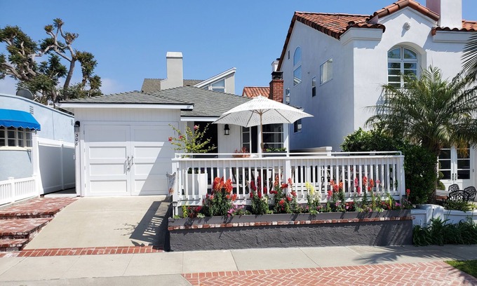 Corona del Mar House | Cottage by the Sea. Charming two bedroom, two full bath front unit in CDM.