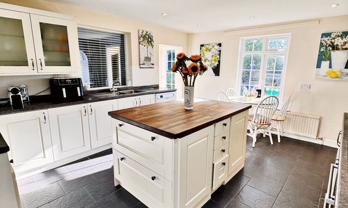 Ravensden Apartment | Cottage. Comfy, luxury, Rural.