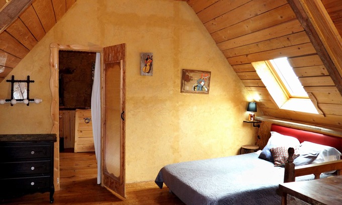 Camlez Cottage | Cottage-Cottage-Wet room-Garden view-B Liger Atlantel