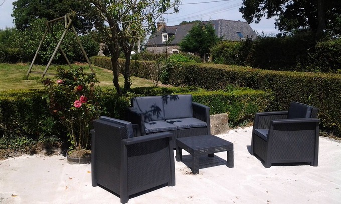 Le Vretot Cottage | Cottage between sea and countryside.