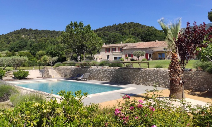 Cucuron Other | Cottage in Cucuron in the countryside, at the foot of the Luberon with swimming pool