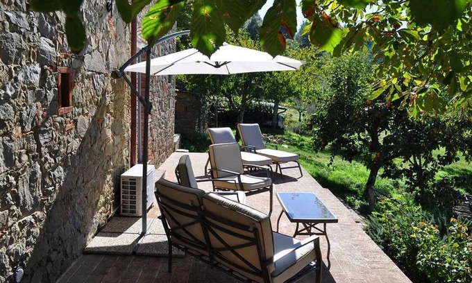 Moncioni Cottage | Cottage in Moncione near Florence, Siena & Arezzo, walk to restaurant