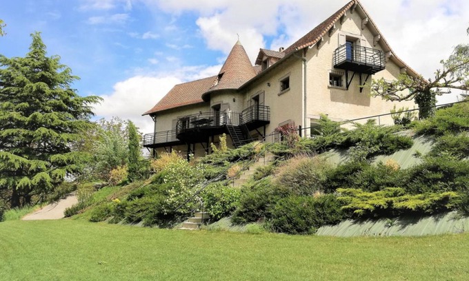 Bressieux Cottage | Cottage 'Le Gite De La Tour' with Private Terrace, Private Garden and Wi-Fi