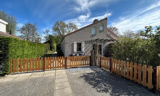 Brouwershaven House | Cottage on Grevelingenmeer, nice and quiet location, dogs allowed, wireless internet