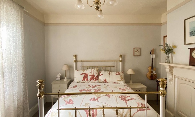 Hobart Central Business District Cottage | COTTAGE ON KING STREET SANDY BAY