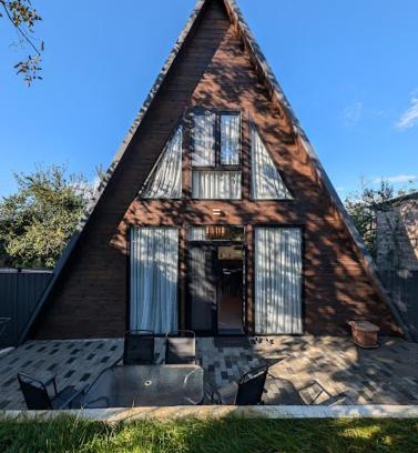 Tsromi Apartment | Cottage on the Edge of the Forest in Surami