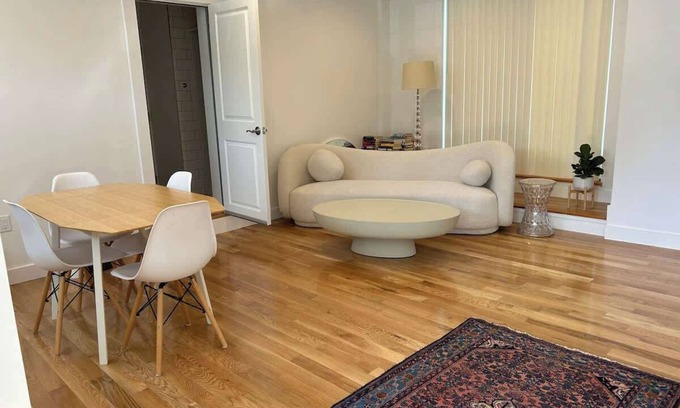 Concord Apartment | Cottage Suite "B" - Walk to Shops, Train, History