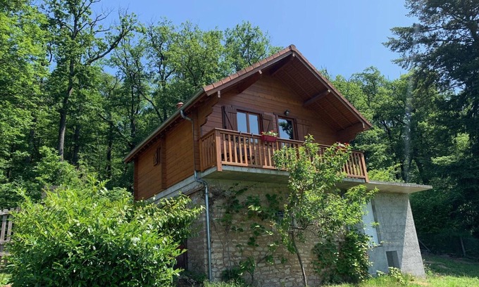 Saint-Bonnet-Troncais Apartment | Cottage with Air Conditioning, Wi-Fi and Pets Welcome in Saint-Bonnet-Tronçais
