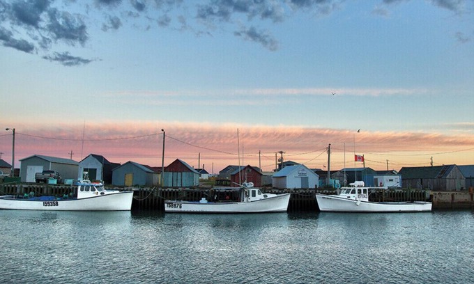 Selkirk Cottage | Cottage with private beach on the North Shore