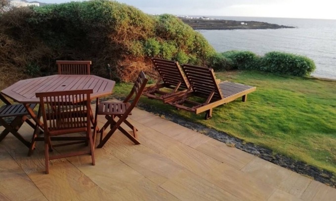 Guatiza Cottage | Cottage with sea views