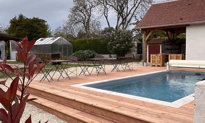 Le Grand-Pressigny Cottage | Country house 16 pers, swimming pool, village center