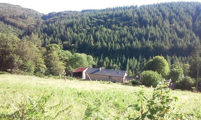 Angles House | COUNTRY HOUSE by the river, 10 minutes from the lakes.