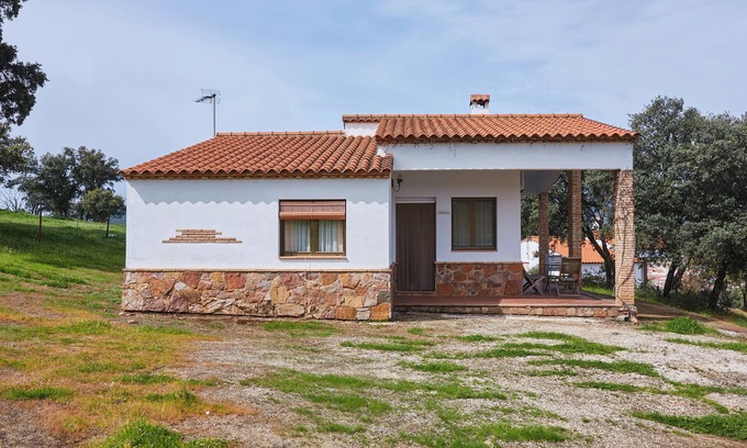 Aldeaquemada House | Country House 'Casa El Águila' with Mountain View, Shared Pool and Air Conditioning