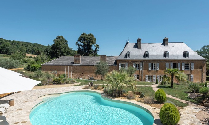 Anoye Villa | Country House 'Des Salettes' with Private Pool, Private Terrace and Wi-Fi