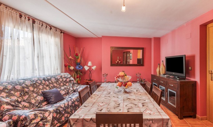 Maluenda House | Country House 'El Rellano' with Balcony, Wi-Fi and Air Conditioning