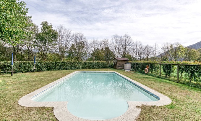 Santa Margarida de Bianya House | Country House 'El Xalet' with Mountain View, Shared Pool and Wi-Fi