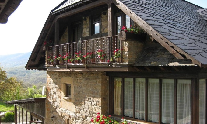 Rozas House | Country House 'Cuarto Del Ama' with Mountain Views, Private Garden and Wi-Fi