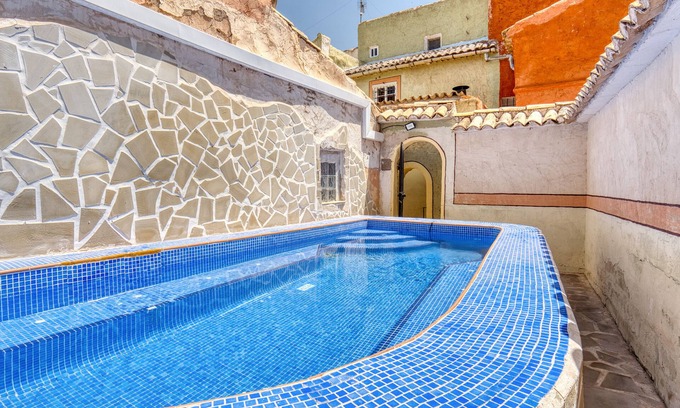 Monovar House | Country House 'Señores' with Mountain Views, Private Pool and Wi-Fi
