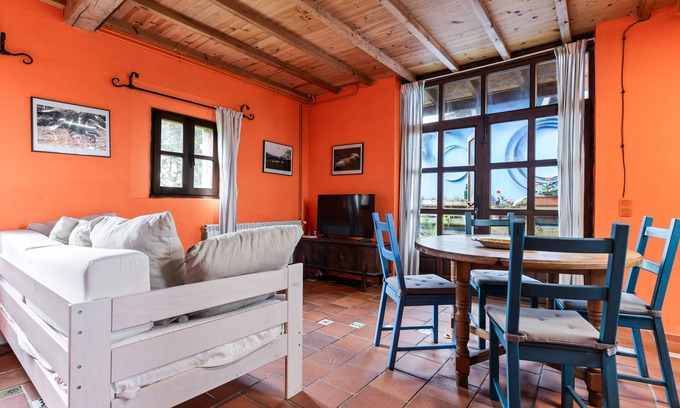 Villaviciosa House | Country House 'Suite Alfar' with Private Terrace, Private Garden and Wi-Fi