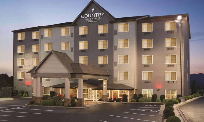Wytheville Hotel | Country Inn & Suites by Radisson, Wytheville, VA