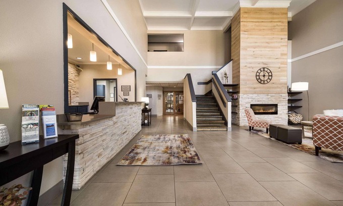 Freeport Hotel | Country Inn & Suites by Radisson, Freeport, IL