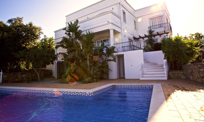 Quinta das Raposeiras House | Countryside villa with panoramic wrap around views