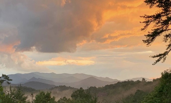 Franklin Cabin | Couples Paradise: Soothing Sunset & Starry Nights Await !