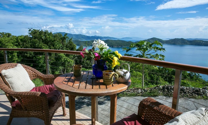 Estate Freemans Ground Villa | Couples Retreat, Sweeping VIEWS, Kayaks Await at the Beach!