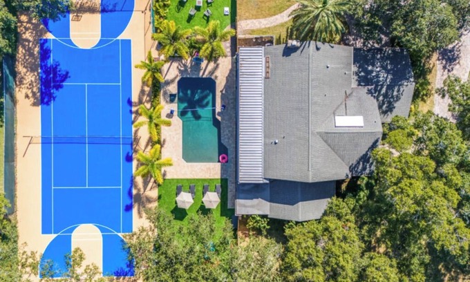 Seminole House | Court Haven Paradise: Your All-In-One Getaway