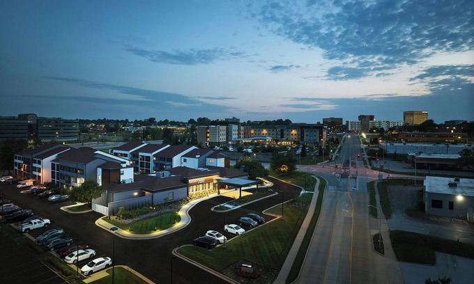 Maryland Heights Hotel | Courtyard by Marriott St Louis Westport Plaza