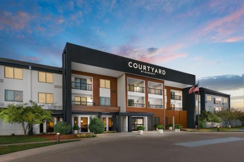 Lewisville Hotel | Courtyard by Marriott Dallas Lewisville