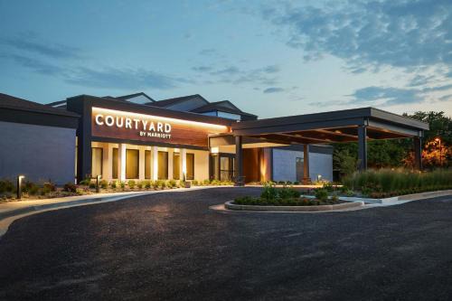 Maryland Heights Hotel | Courtyard St. Louis Westport Plaza
