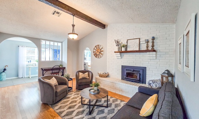 Eufaula House | Cove's End Escape | Lakefront Retreat + Boat Dock