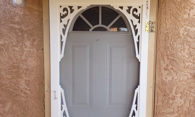 Clovis Apartment | Covered parking with fire pit