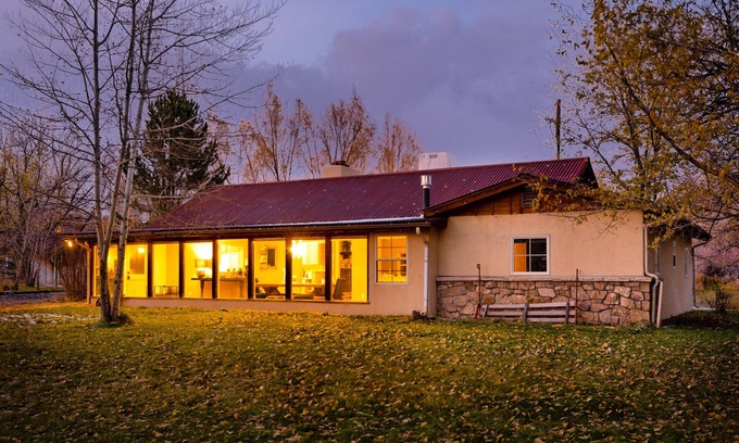 Glenwood Springs House | Cowboy Cottages - Cottage B