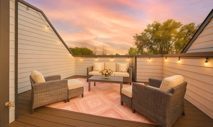 Radnor Apartment | Cowgirl Up! - 4BD/4.5BTH - Rooftop Views
