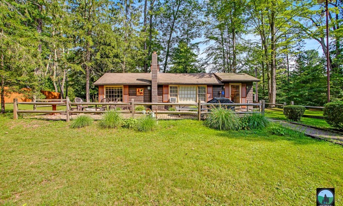 Gaines House | Coyote Cabin on Pristine Pine Creek!