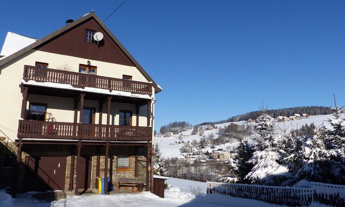 Rittersgrun Apartment | Cozy Ski Base with Garden