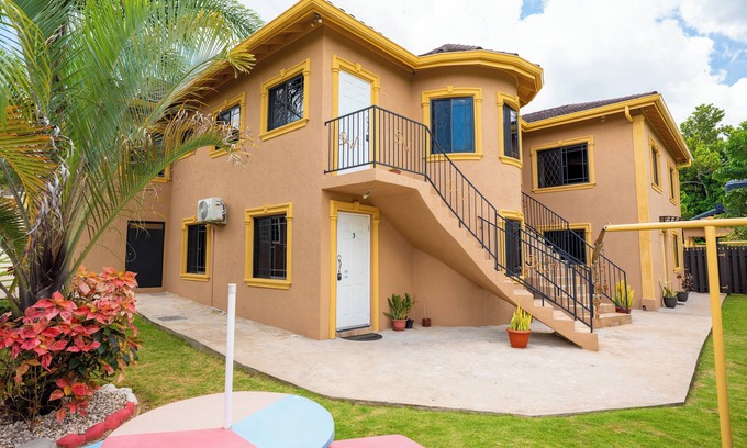 Mandeville Apartment | Cozy 1-bedroom apartment in charming Mandeville with WiFi, AC