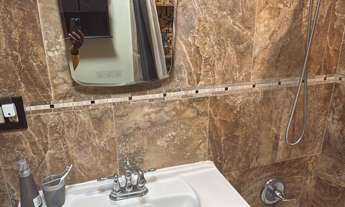 Ampere Apartment | Cozy 1-bedroom apartment in lovely Belleville with WiFi near NYC