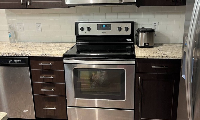 Las Colinas Apartment | Cozy 1-bedroom apartment in fabulous Irving with WiFi, AC