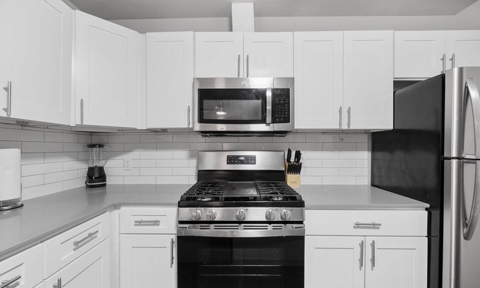 Highland Apartment | Cozy 1 Bedroom Apt in Highland Austin 9937