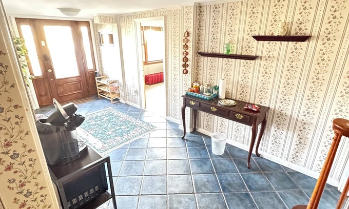 Watchung House | Cozy 1-bedroom in a house with WiFi, AC in charming Watchung