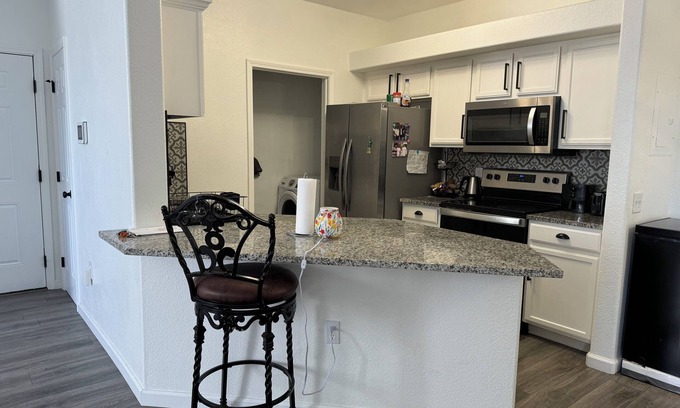 Aurora Condo | Cozy 1-bedroom shared space condo with WiFi, pool, and AC in enchanting Aurora