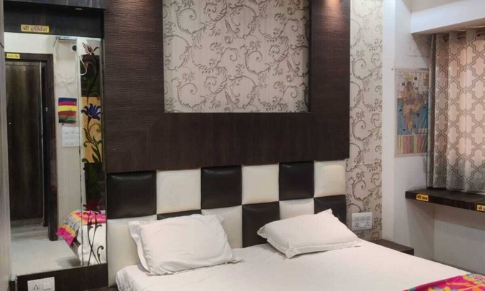 Vrindavan Apartment | Cozy 1-bedroom with WiFi and AC in charming Vrindavan