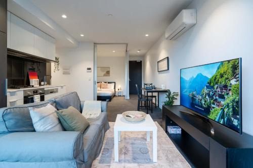 Hawthorn Apartment | Cozy 1B Hawthorn Apt Near Auburn Station