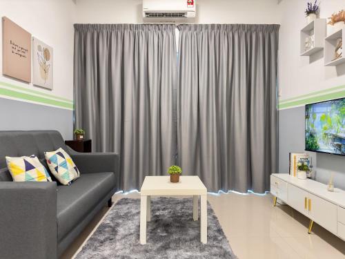 Pengkalan Tentera Udara Diraja Malaysia Apartment | Cozy 2-bed retreat - F&B Mart - Chan Sow Lin