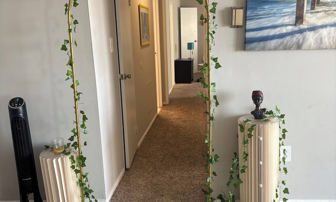 White Oak Apartment | Cozy 2-bedroom apartment in charming Silver Spring with AC, WiFi